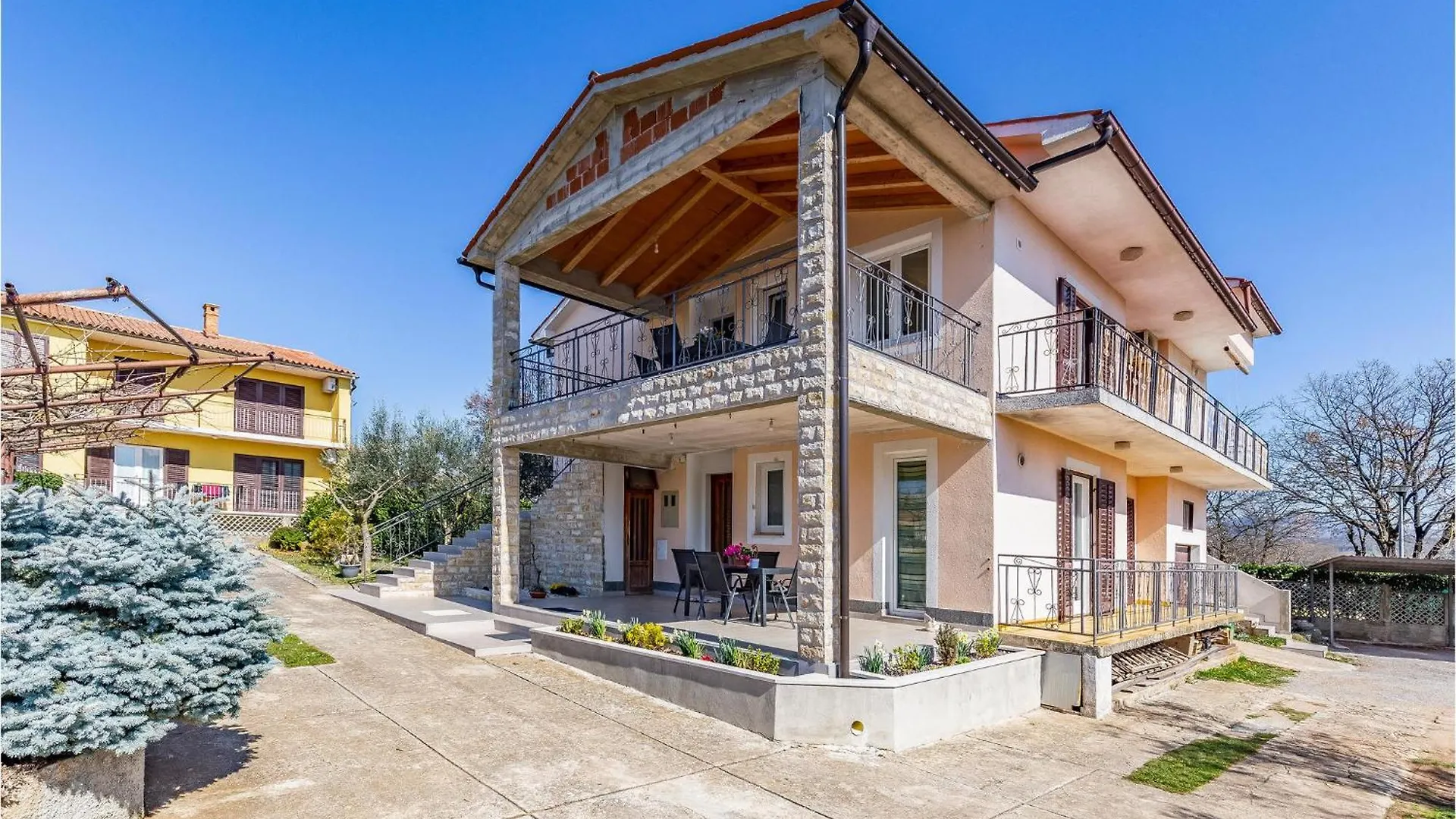 2 Bedroom Cozy Apartment In Labin Labin  Labin (Istria)