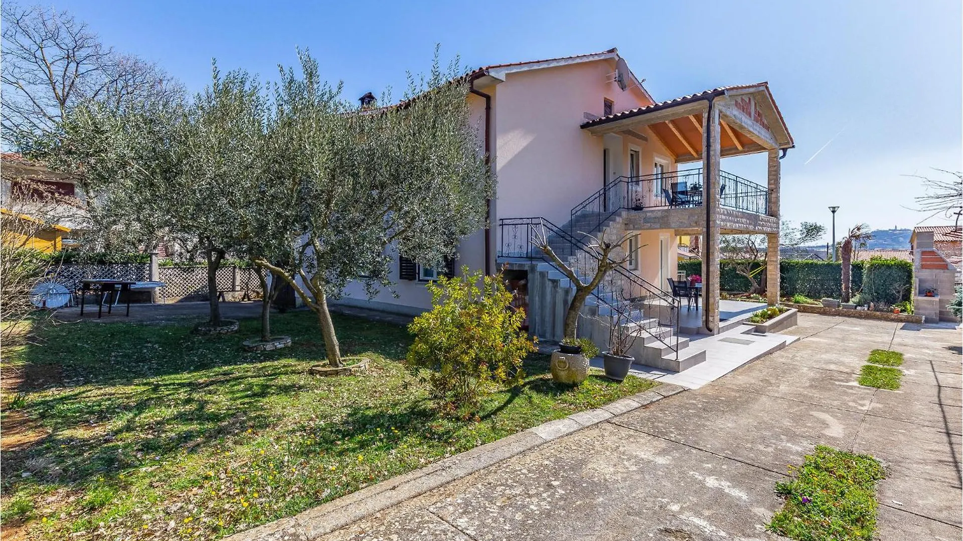 2 Bedroom Cozy Apartment In Labin Labin  0*, Labin (Istria)
