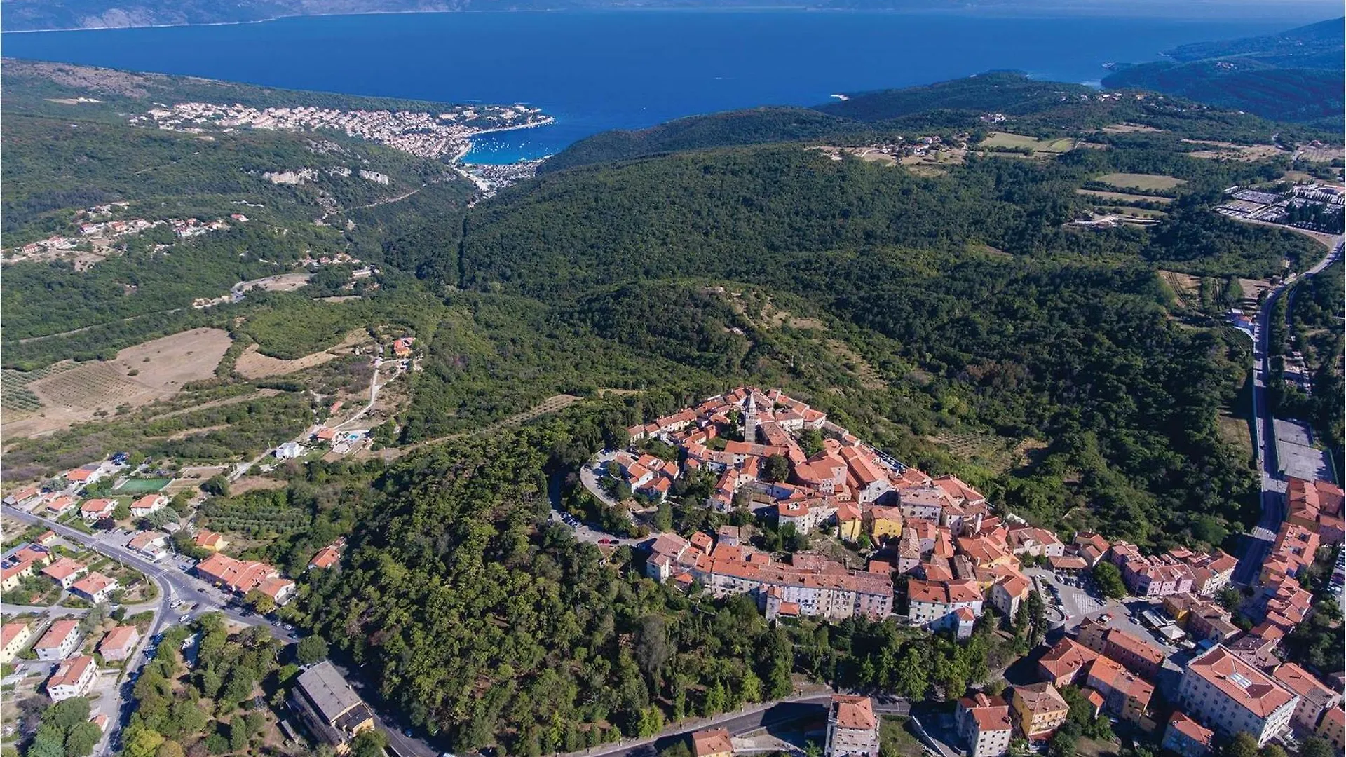 2 Bedroom Cozy Apartment In Labin Labin