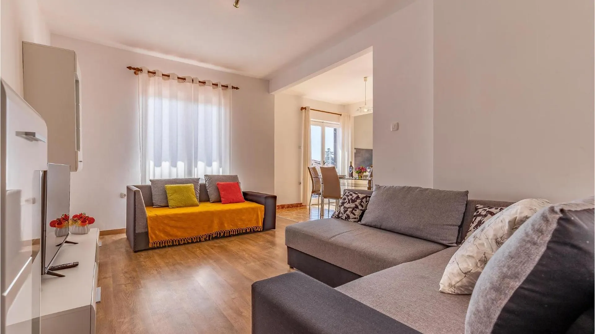 2 Bedroom Cozy Apartment In Labin Labin