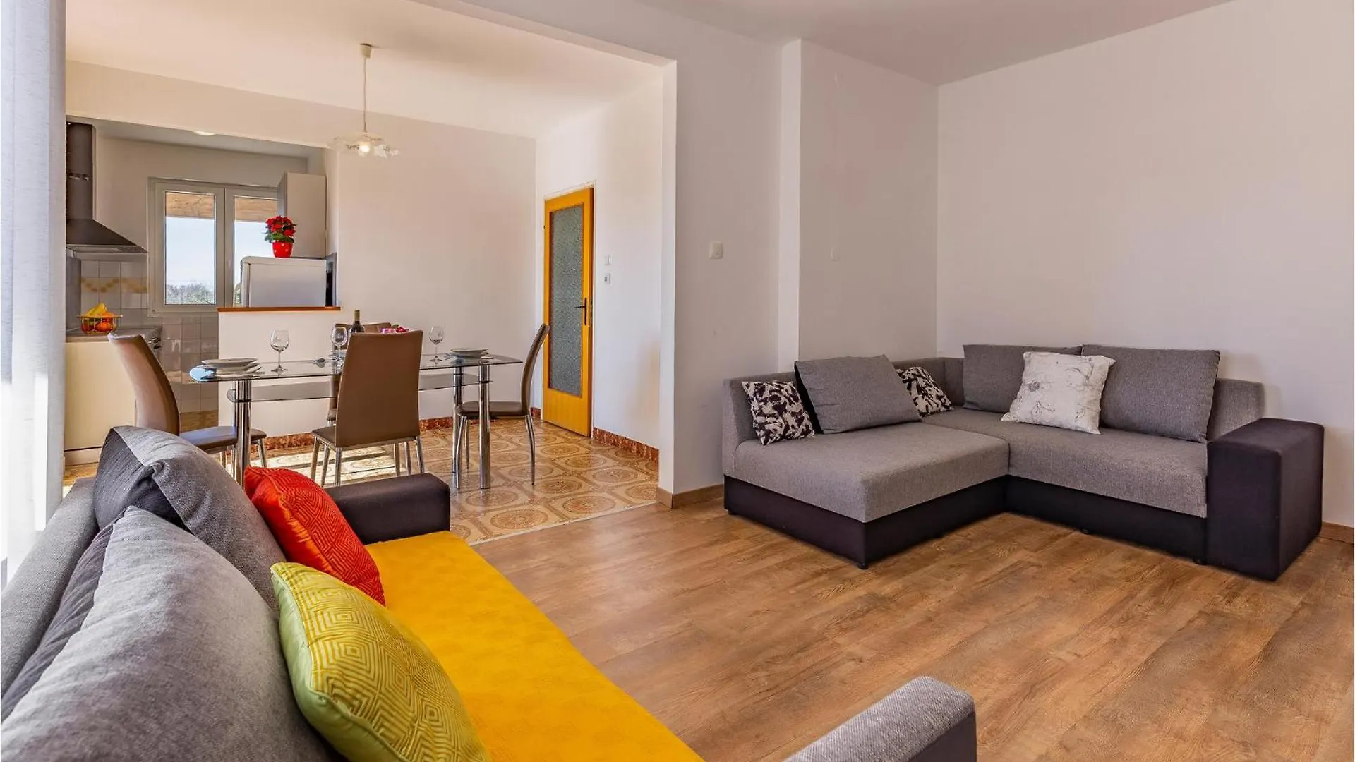 2 Bedroom Cozy Apartment In Labin Labin